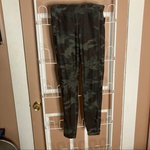 Camo Exercise Leggings With Pockets